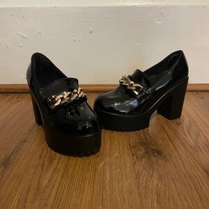 SHEIN Black Patent Leather Chain Platform Pumps Heels Size 5 (34)